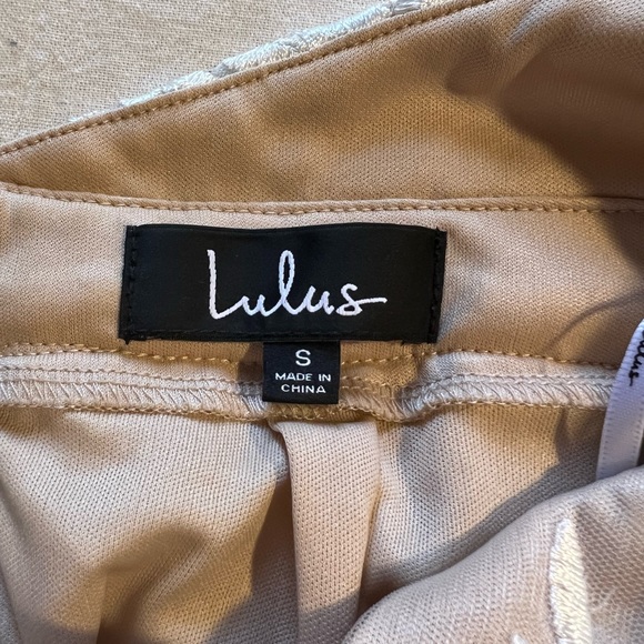 Lulu’s Lace Dress - Picture 4 of 4